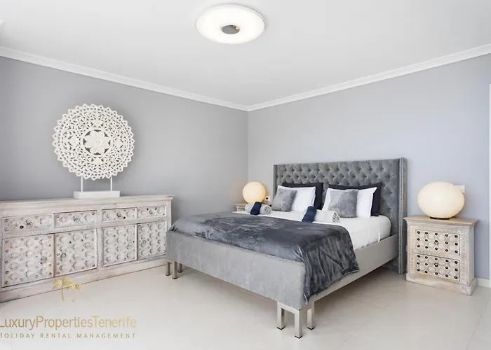 Tropical Вілла Адехе