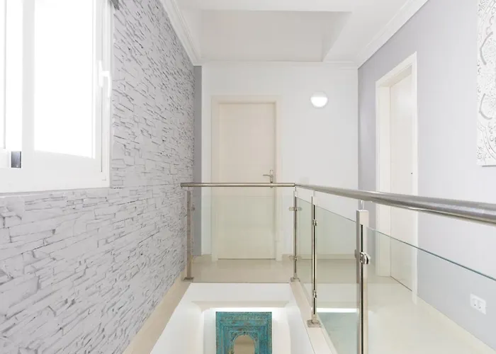 Tropical Вілла Адехе