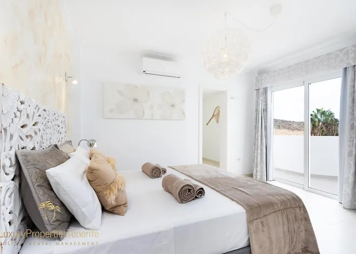 Вілла Tropical Адехе